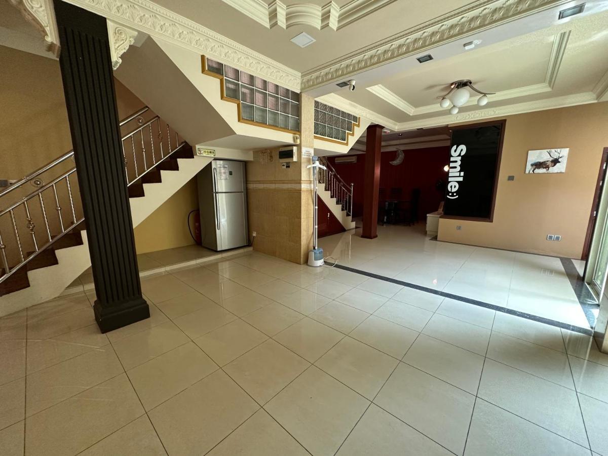 Seladah Stay Kuching Ngoại thất bức ảnh