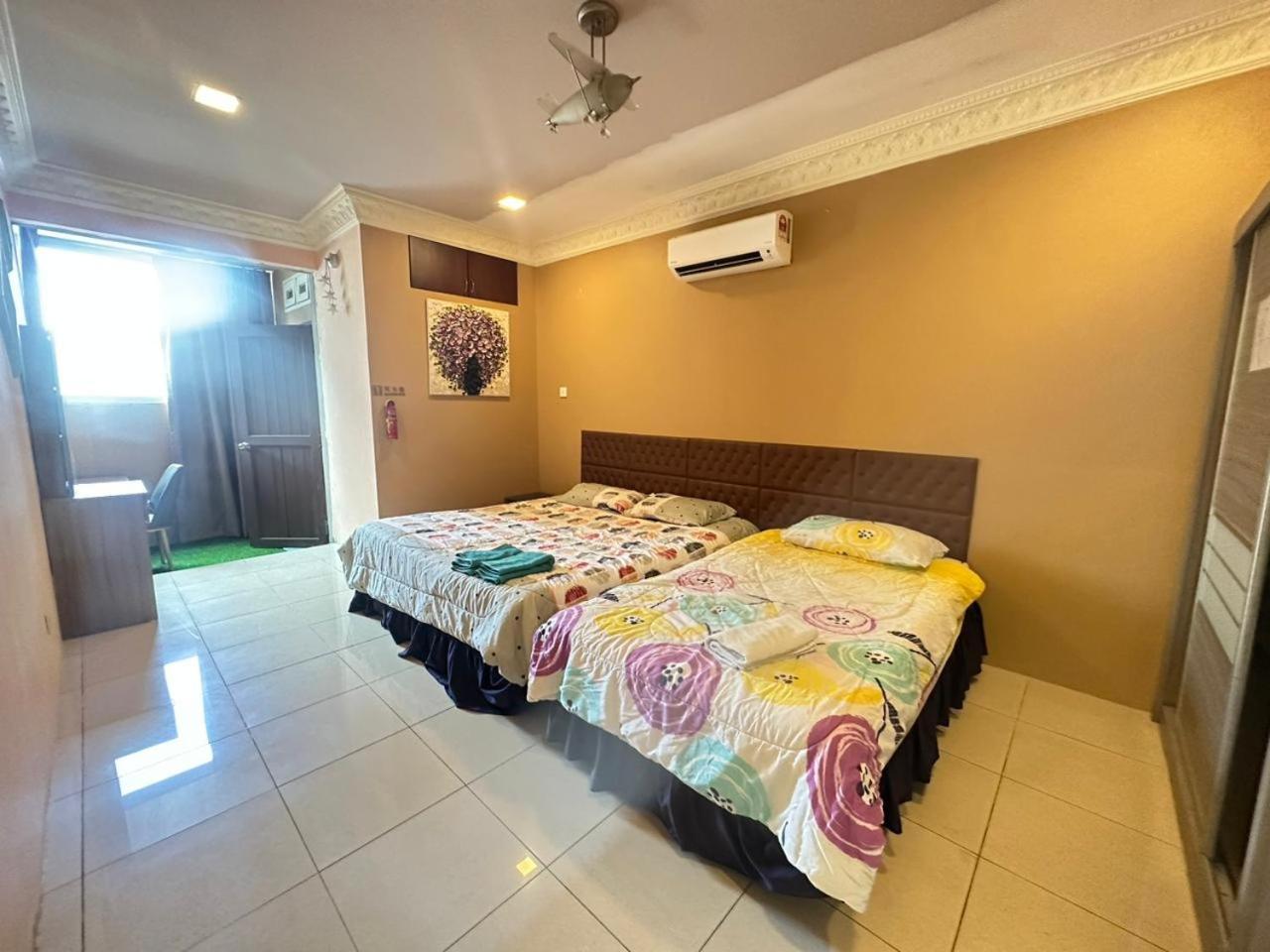 Seladah Stay Kuching Ngoại thất bức ảnh