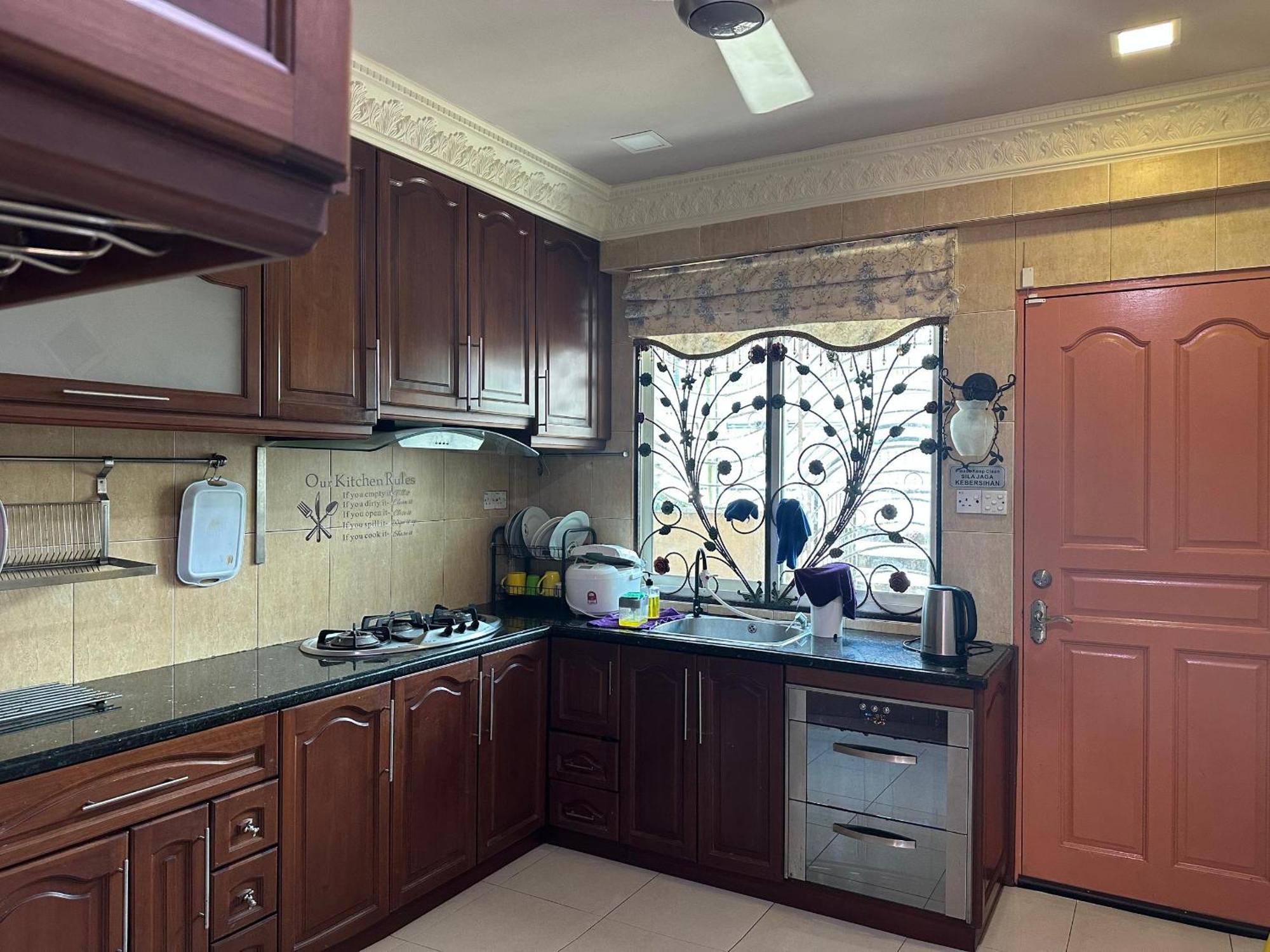 Seladah Stay Kuching Ngoại thất bức ảnh