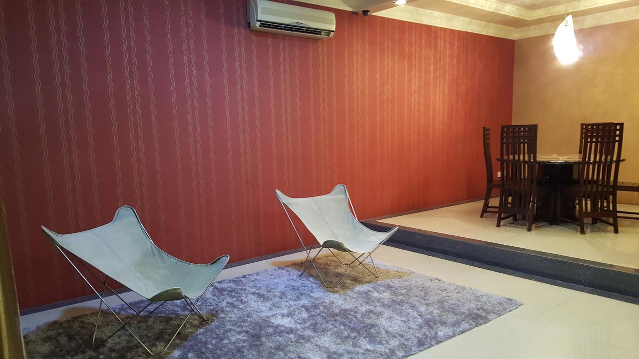 Seladah Stay Kuching Ngoại thất bức ảnh